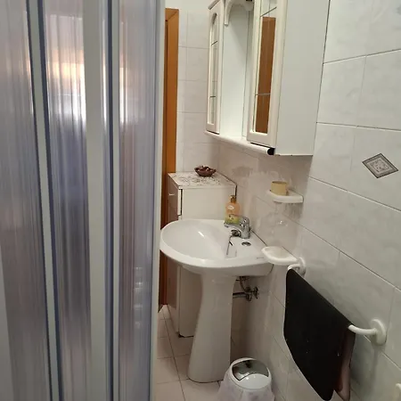 Casa Di Adele Con Giardino Privato A 150 Mt Dal Mare Dom wakacyjny *