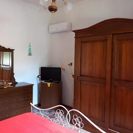 Casa Di Adele Con Giardino Privato A 150 Mt Dal Mare Сенигаллия