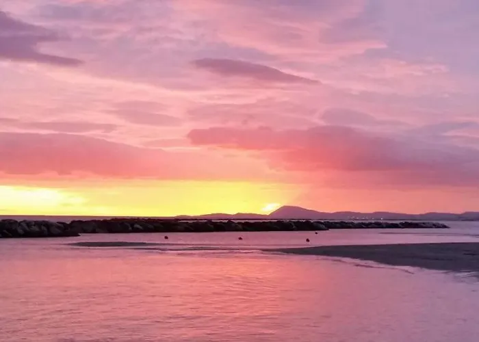 Casa Di Adele Con Giardino Privato A 150 Mt Dal Mare Casa vacanze