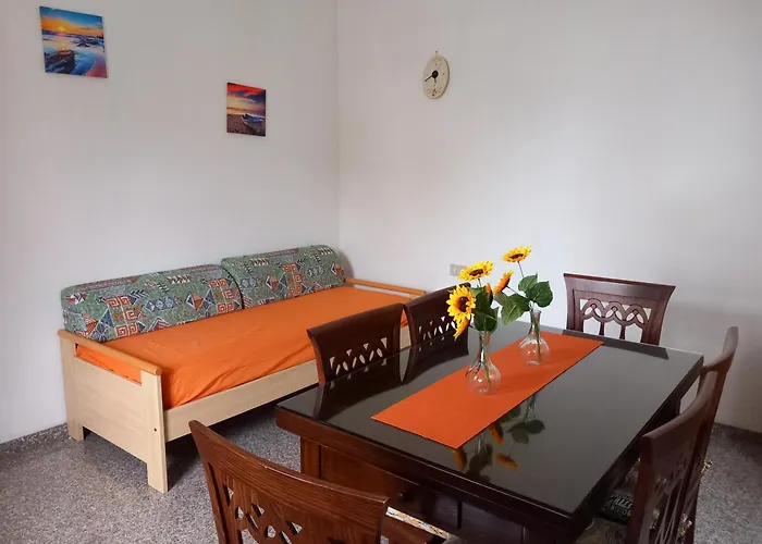 Casa Di Adele Con Giardino Privato A 150 Mt Dal Mare Casa vacanze